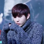 <b>니트</b>가 어깨 빨 받는 男 연예인