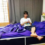 [방탄소년단] 석진이 <b>휴대폰</b>좀ㅋㅋㅋㅋㅋㅋㅋ