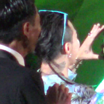 [댓글부탁해] <b>MAMA</b> 지드래곤 싸이 무대 중 핸드폰의 진실