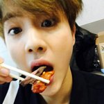 [방탄소년단] <b>치킨</b>스테이크래서 닭으로 스테이크만든걸줄아랏능데
