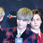 [세븐틴] <b>전</b><b>원우</b>입꼬리ㅋㄲㅣㄱㅋㅋㅋㅋ