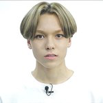 [세븐틴] 이거 버노니 낯설게 <b>생겻</b>어