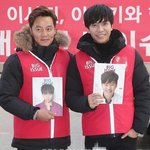 <b>잡지</b> 판매원 된 이서진과 이승기