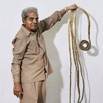 60년동안 기른 손톱