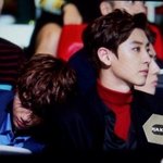[EXO] 카이 마마때 찬열이<b>옆</b>에서 <b>잔</b>건 맞네
