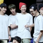 [방탄소년단] <b>와우</b> 방탄이들 보다 목소리가 더 크네?