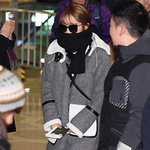 [초아] 더 이상 금발이 아닌 초아의 시크한 공항패션