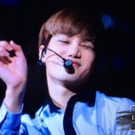 [EXO] 화장으로 안가려지는 <b>수염</b>자국