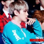 [EXO] 머리 내려도.. 화장 <b>떡칠</b>을 해도....
