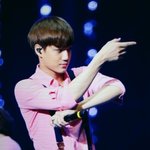 [카이] 카이 핫바디 꿀미모 오늘 <b>포텐</b>터짐ㅜㅜ