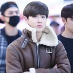 [EXO] 준면이 <b>리원</b>이 쳐다보는 표정봐..