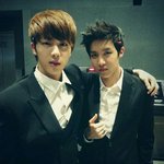 [방탄소년단] 어깨차이봐.....ㄷㄷ