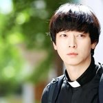 왠지 사연 있어보이는 <b>청초</b>한 男스타들