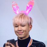 [방탄소년단] 토끼 <b>머리띠</b>의 끝은 어디인가