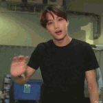 [EXO] 얘들아 나 갑자기 안경 <b>안</b>낀 종인이가 어색해..