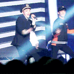 [EXO] 김형제 <b>핸들</b>돌리는거봐 ㅠㅠㅠㅠㅠㅠ