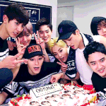 [EXO] 에휴 인기많아서 피곤하네