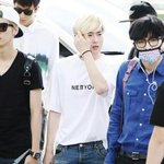 [EXO] 준면이 <b>무릎</b> <b>수술</b>한거때문에 <b>무릎</b>안이쁘다고