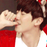 [EXO] 박찬열 얼굴하고 <b>매치</b>안되는 손크기로