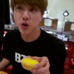 [방탄소년단] 태형아..불쌍한<b>의자</b>