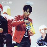 [방탄소년단] 정국이 <b>허벅지</b>는 머리띠 보관함