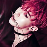 <b>목젖</b>이 툭 하고 나온 男 아이돌