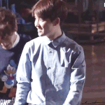 [도경수] (짤많음)경수가 올해 입은 다양한 색깔의 의상들