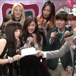 [EXO] 여친 생일 축하 해준 모모<b>모씨</b>