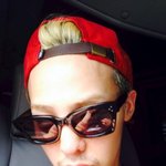 男 연예인들의 수염 <b>갭</b> 차이