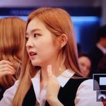 <b>자선</b>바자회 참석한 아이린