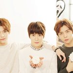 [EXO] 루키즈 <b>크리스마스</b>사진 계속 뜨고있음