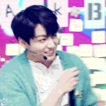 [방탄소년단] 눈썹 찡긋 넘나 좋구요~