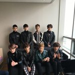 [EXO] 뒤에 쪼꼬미들 <b>귀엽</b><b>닼</b>ㅋ
