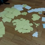 하하..굿즈<b>어뜩</b>하지..