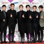 [EXO] 콜베에 딱 어울린다 <b>슈퍼카</b> 타고다니게 생김