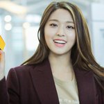 봄 <b>햇살</b>같은 女아이돌의 미소