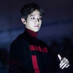 [백현] ㅁㅊ <b>조명</b>과 각도에서 살아남으신 백현