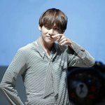 [방탄소년단] 얼굴이<b>반쪽</b>이됬어진짜