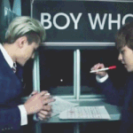 [EXO] <b>막내</b>한테 공부가르쳐주는 맏형