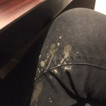 [도와주세요] 홍대 술집에서 락스물 서빙함