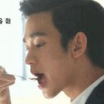 일관성 없는 연예인들