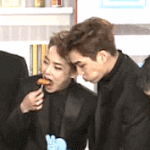 [EXO] 시우민 음식먹을때 <b>입가</b>에 안묻히려고
