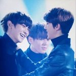 [EXO] 애들 <b>포옹</b>하는거ㅋㅋ