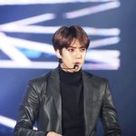 [EXO] 싸구려 가죽같이 보인다 <b>광택</b> 좀 넣어주지