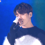 [방탄소년단] 아까 정국이 발잡고 <b>점프</b>하는짤찾던 아미야!!