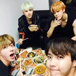 [방탄소년단] 근데 민윤기팔에 저겈ㅋㅋㅋㅋㅋㅋ