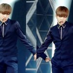 투표 5) 2015년 시우민 최고의 수트 -파랑조끼 <b>or</b> 빨강조끼