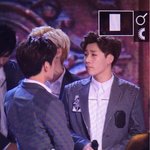 [인피니트] 훠니 <b>앞머리</b> 정리해주는 뀨