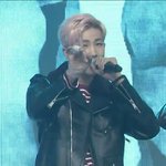 [방탄소년단] 이거 남준이 손바닥에 <b>붕대</b>야?