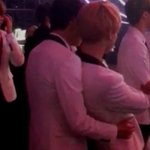 [방탄소년단] 전정국 <b>허리</b>에손